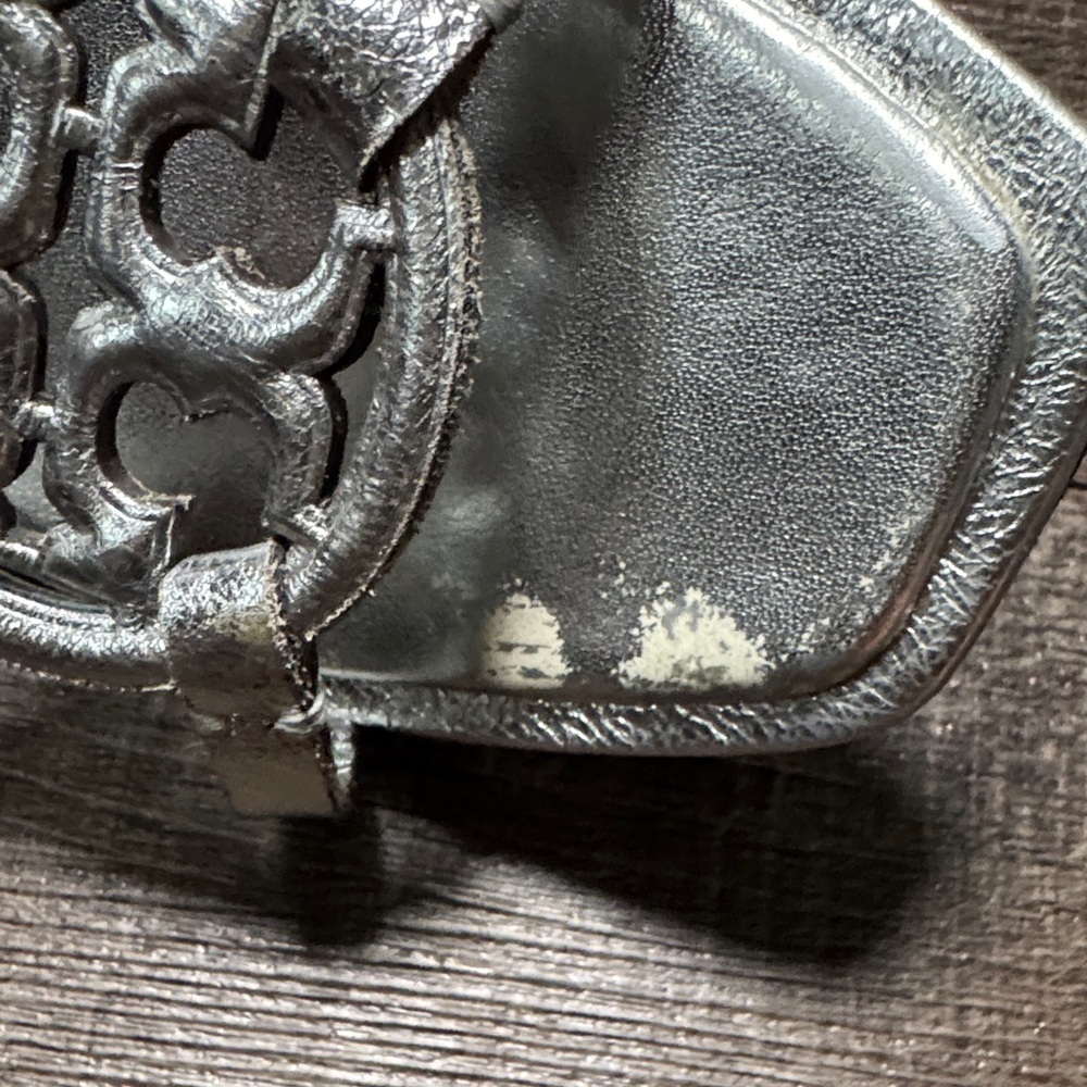 Tory Burch Miller Bombé Low Heel Sandals in metallic silver leather - Picture 11 of 13